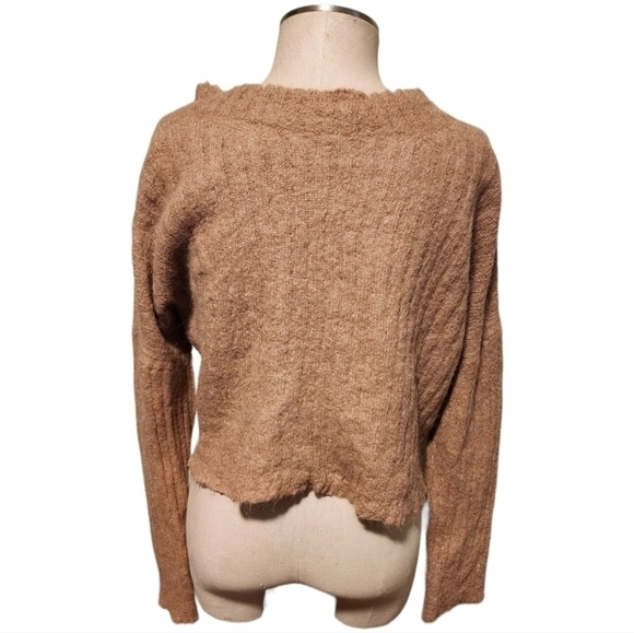 Free People Women's Tan Alpaca Blend Crew Neck Crop Sweater Size Medium - Picture 5 of 14